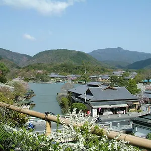 渡月亭 *** 京都市
